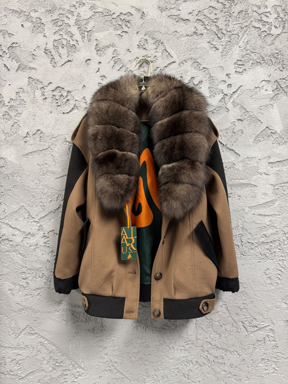 Kaşmir Üzerine Tilki Kürk